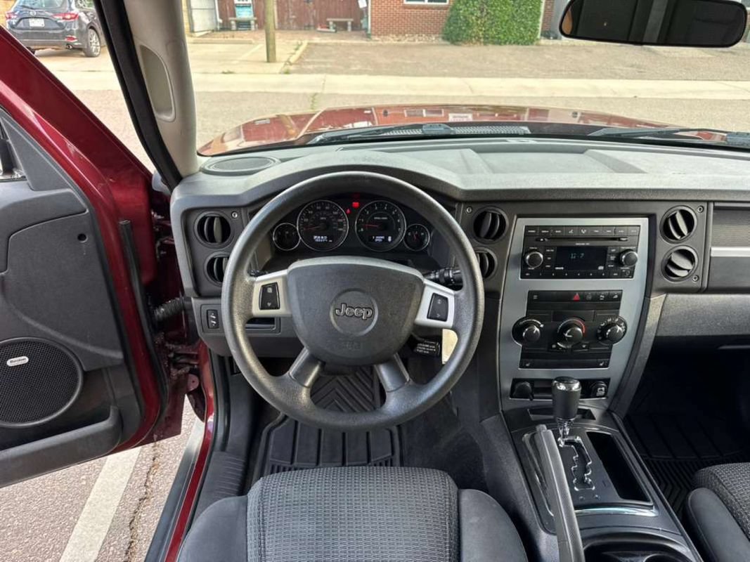 Used 2008 Jeep Commander Sport AWD/4WD image 11