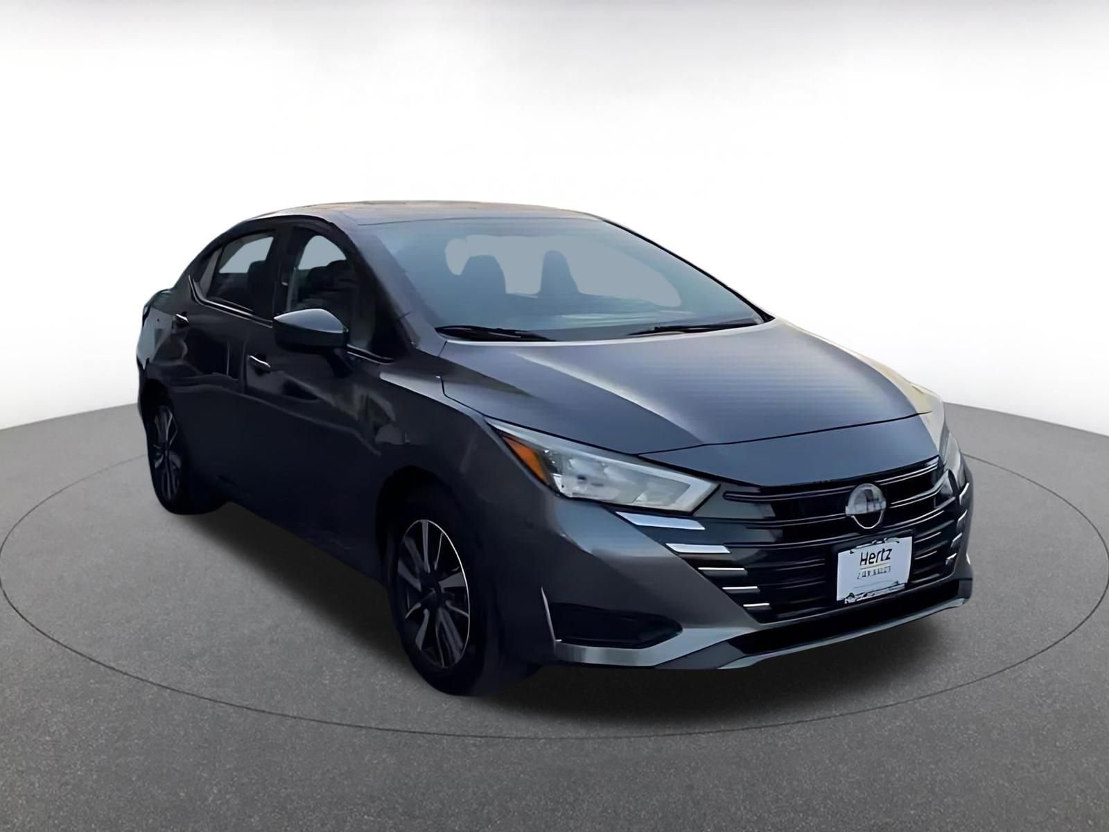 Used 2025 Nissan Versa SV image 3