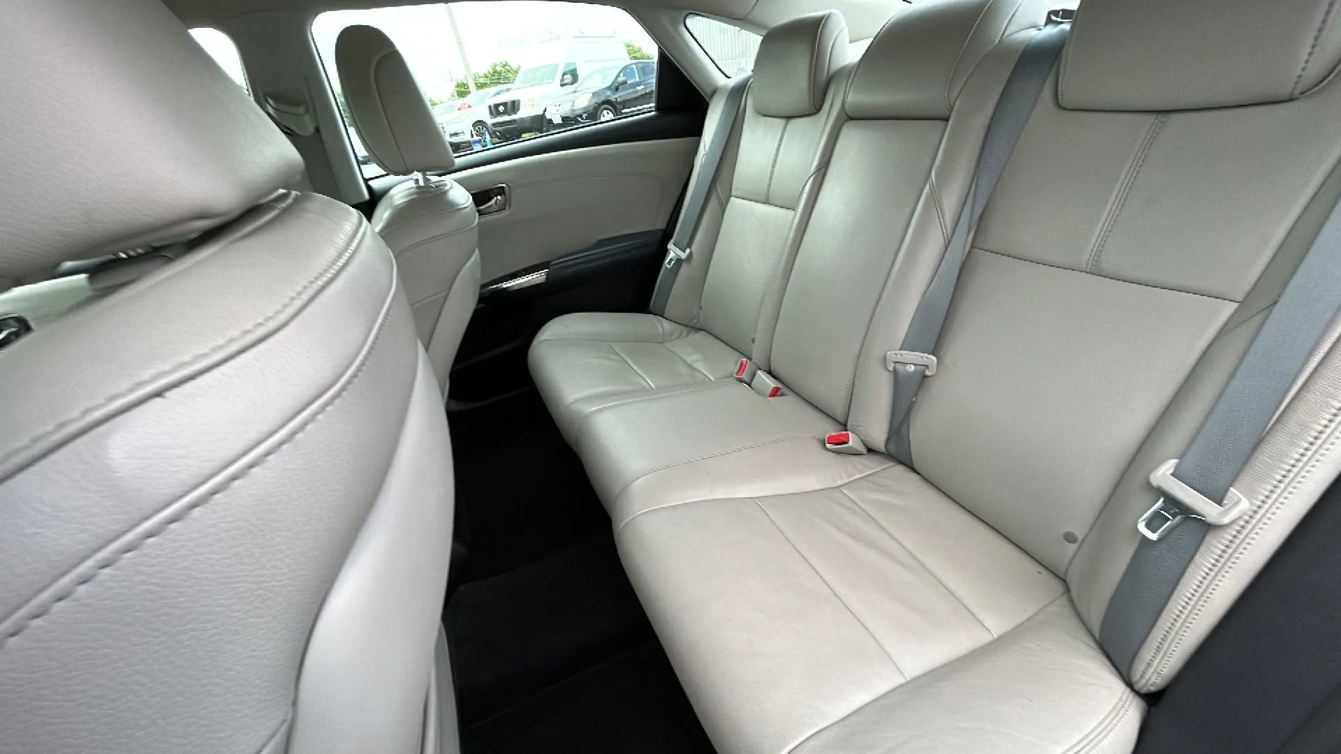 Used 2013 Toyota Avalon XLE Touring FWD image 30