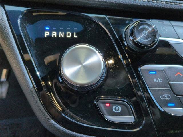 Used 2021 Chrysler Pacifica Touring-L w/ Uconnect Theater Family Group image 11