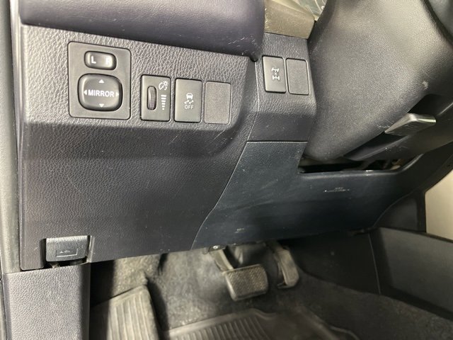 Used 2013 Toyota RAV4 XLE image 26