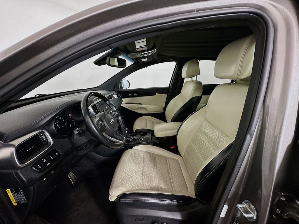 Used 2017 Kia Sorento SX image 22