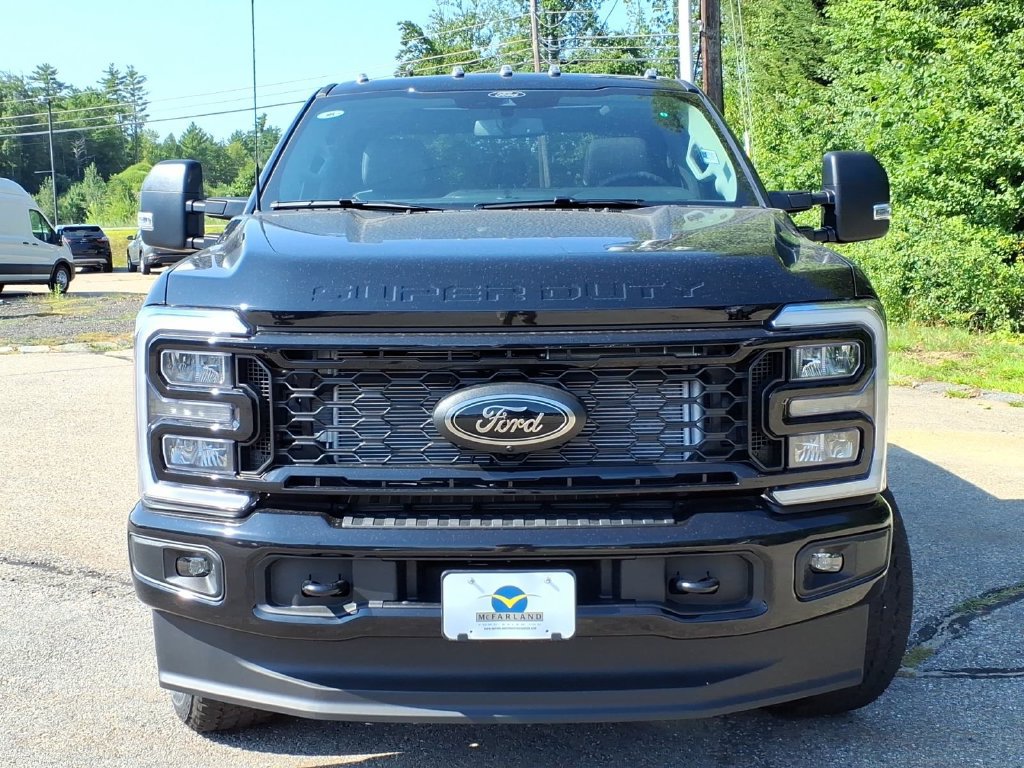 New 2026 Ford F250 XLT w/ XLT Premium Package AWD/4WD image 3
