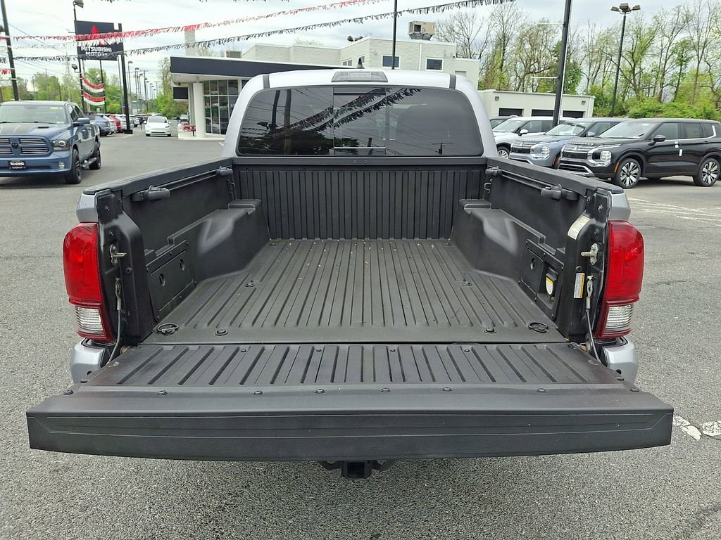 Used 2018 Toyota Tacoma TRD Sport w/ Technology Package AWD/4WD image 30