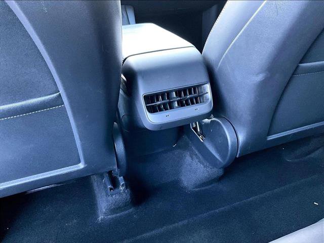 Used 2022 Tesla Model Y Long Range image 25