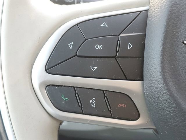 Used 2018 Chrysler Pacifica Limited image 23