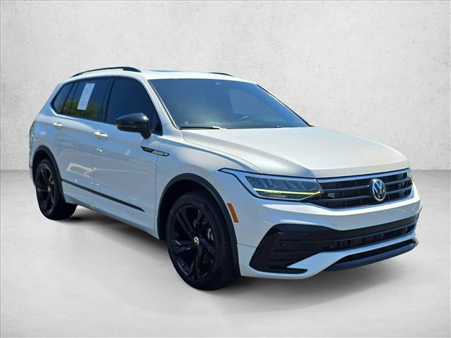 Used 2024 Volkswagen Tiguan SE R-Line FWD image 3