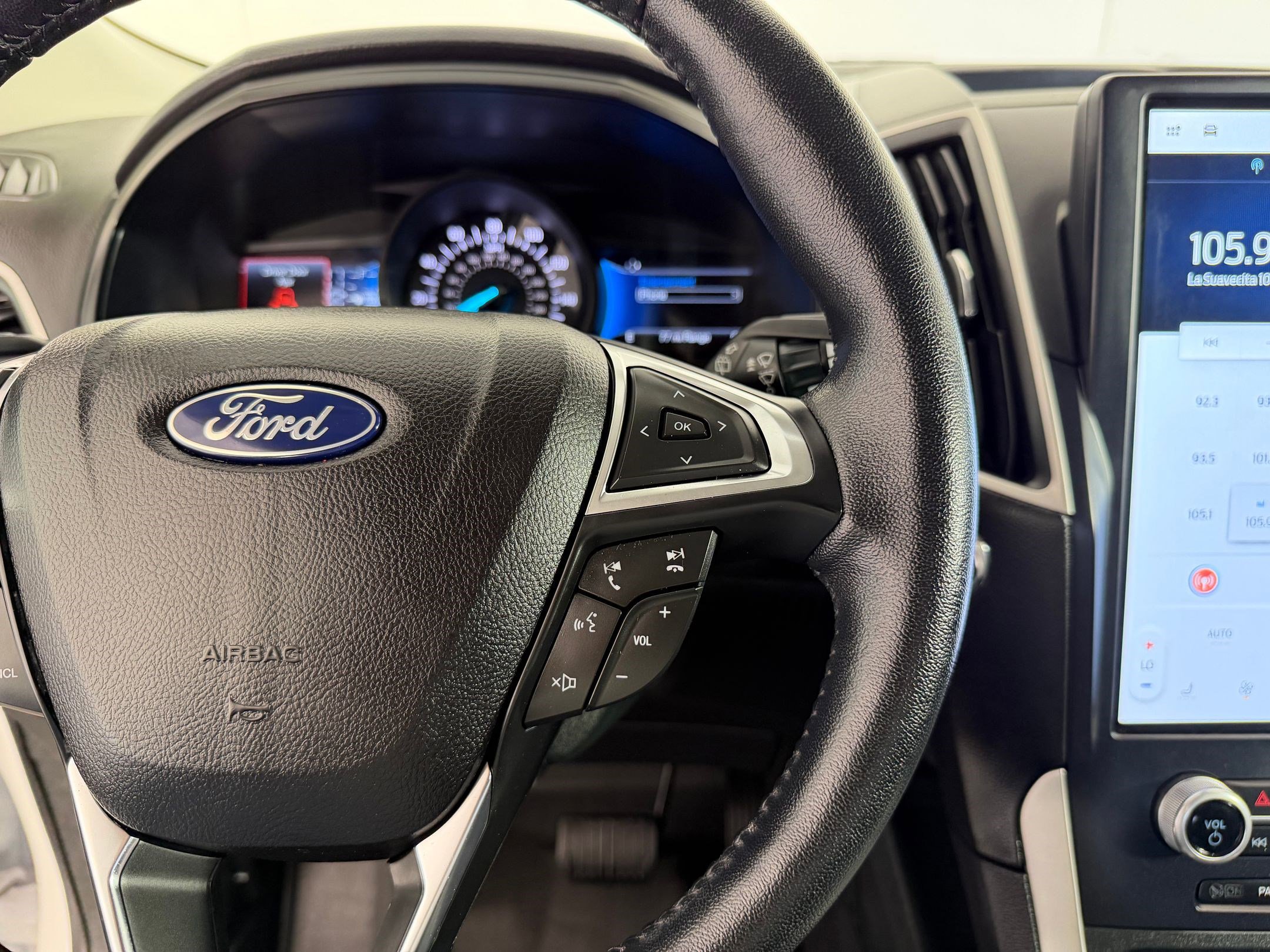 Used 2023 Ford Edge SEL w/ Sport Appearance Package AWD/4WD image 23