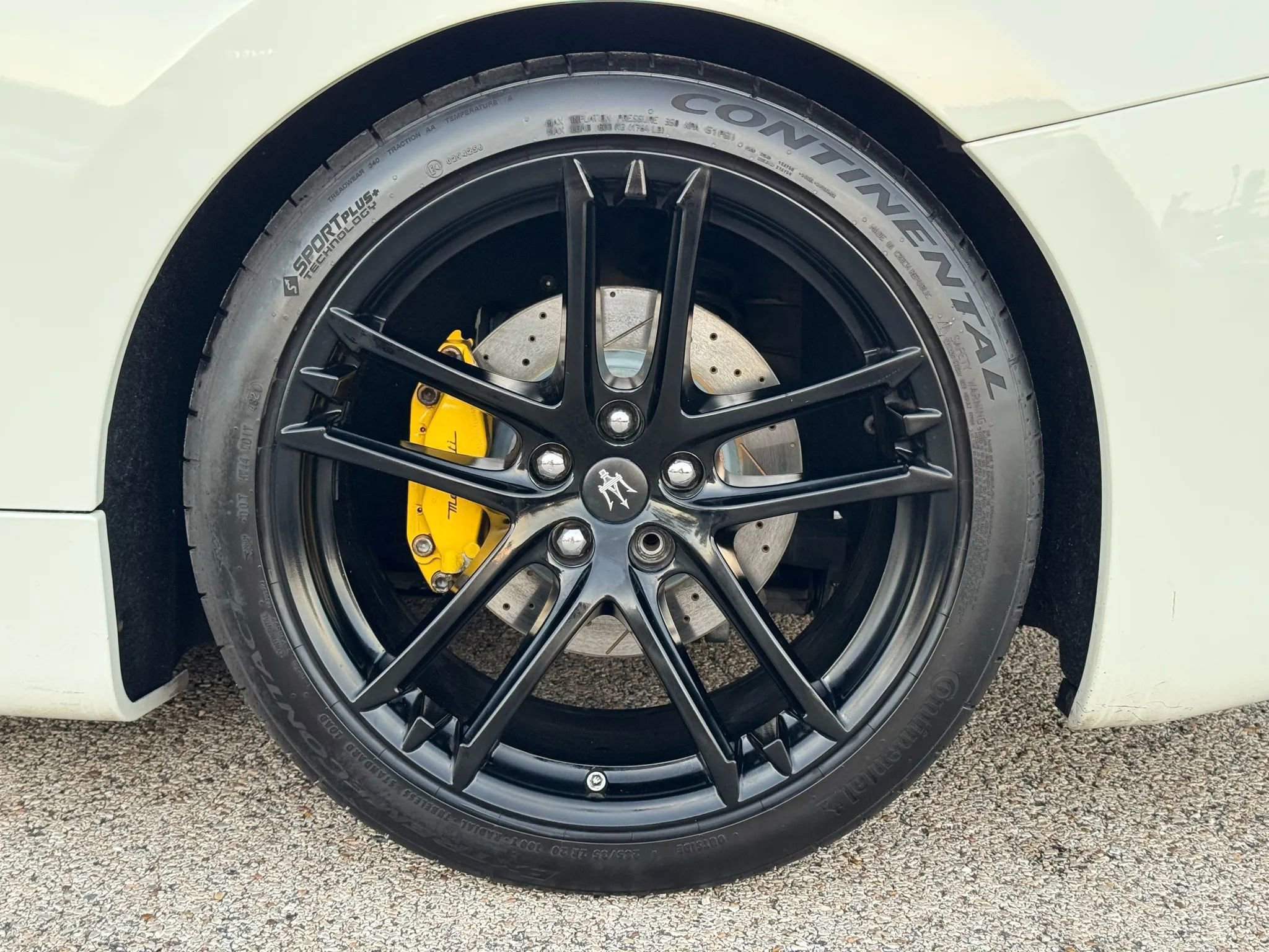 Used 2013 Maserati GranTurismo Sport image 17