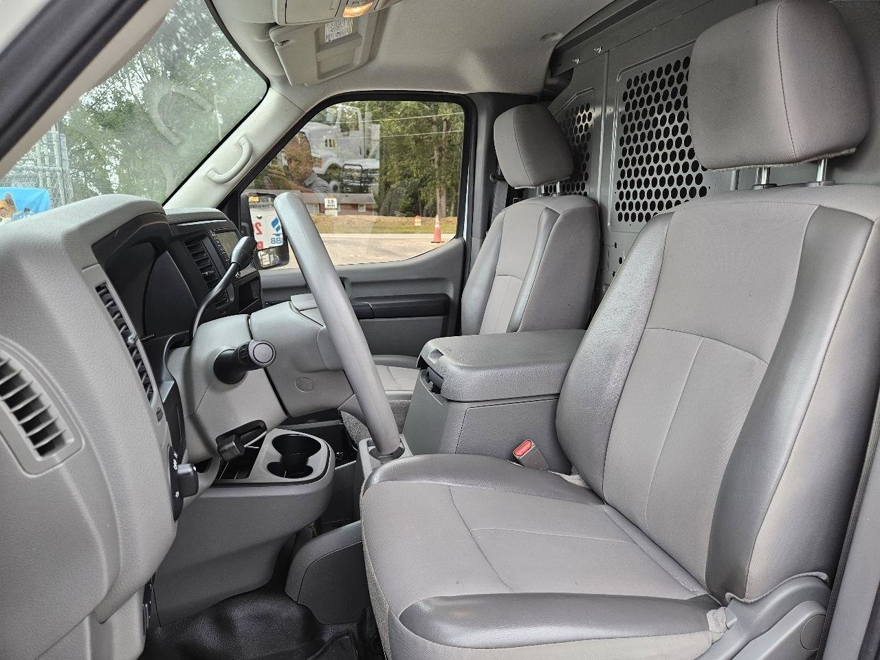 Used 2019 Nissan NV 2500 SV RWD image 11