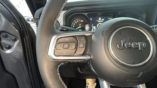 Used 2025 Jeep Wrangler Unlimited Sahara w/ Safety Group image 18