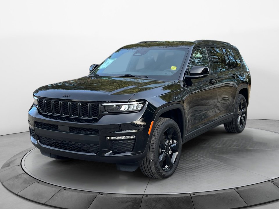 Used 2025 Jeep Grand Cherokee L Limited w/ Black Appearance Package image 3
