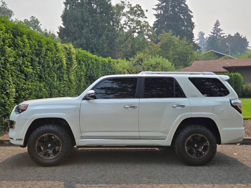 Used 2018 Toyota 4Runner Limited AWD/4WD image 9