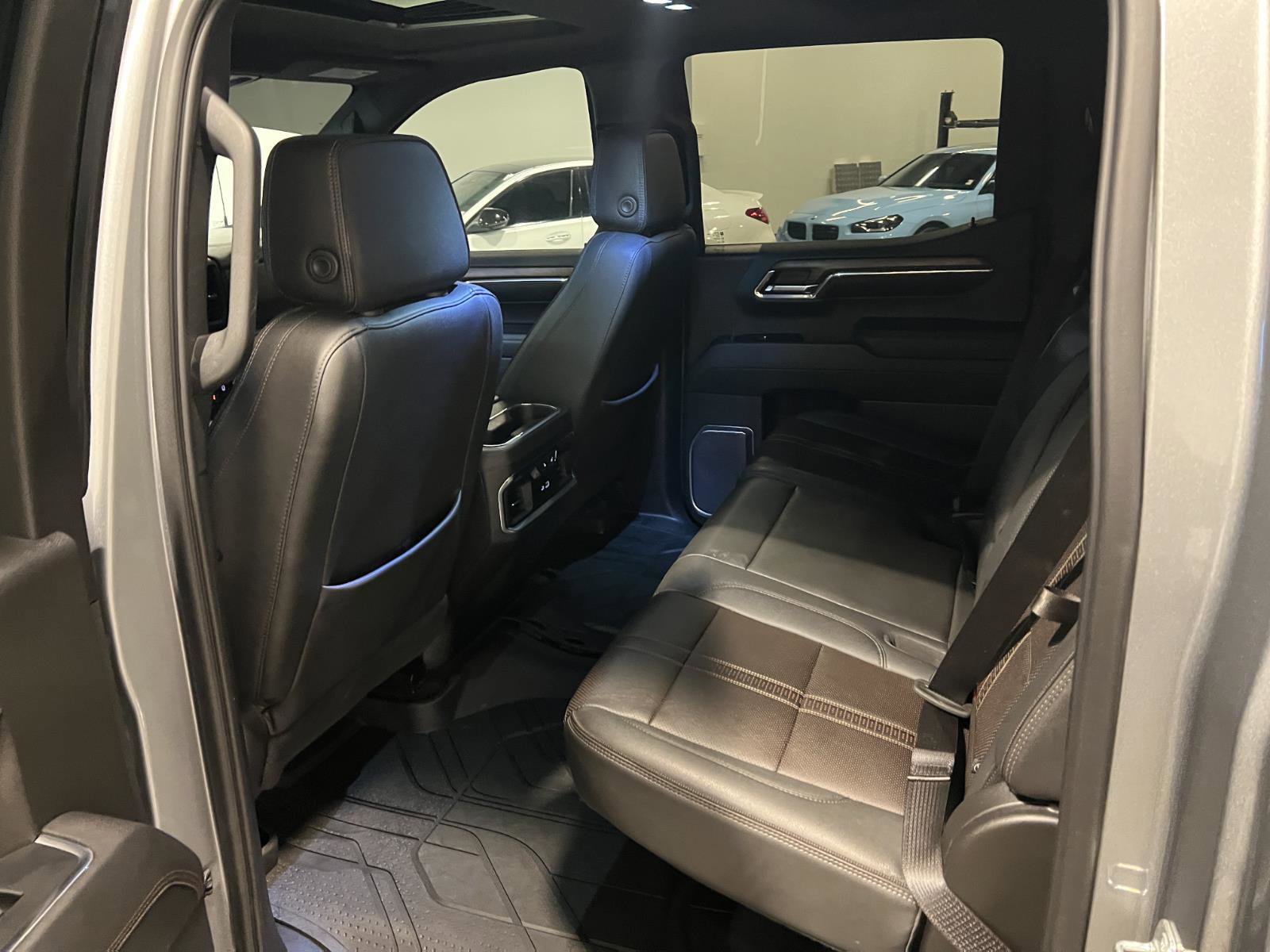 Used 2023 Chevrolet Silverado 1500 High Country w/ High Country Premium Package image 29