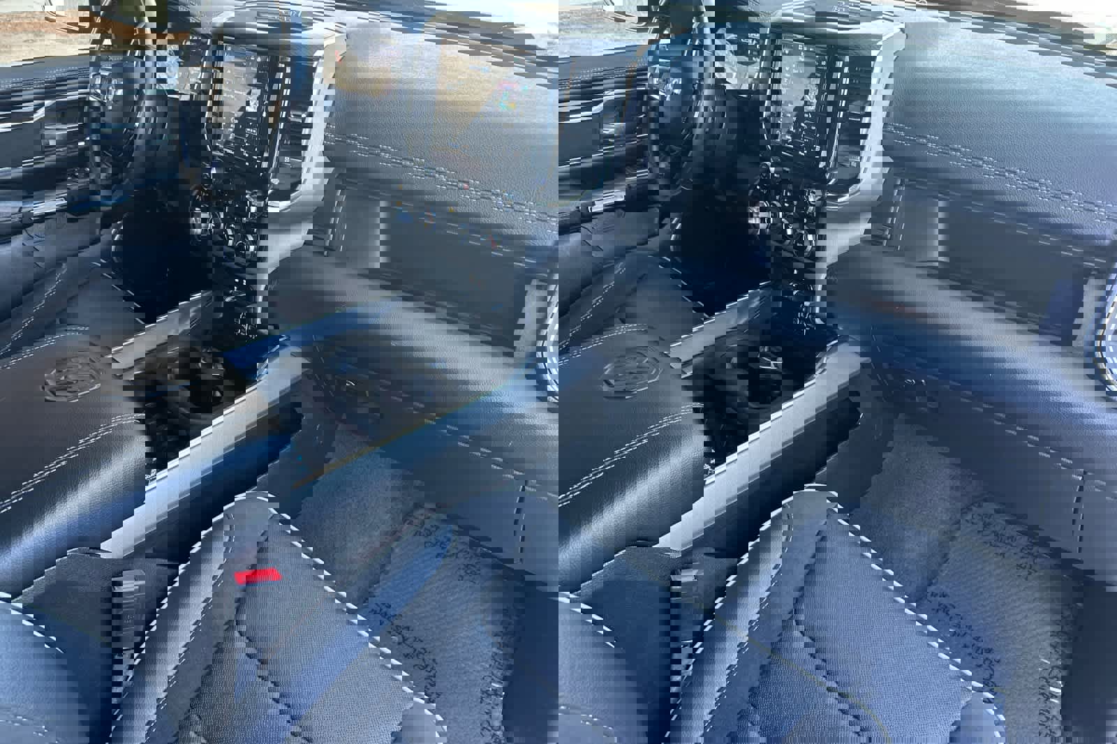 Used 2024 RAM 1500 Laramie image 14