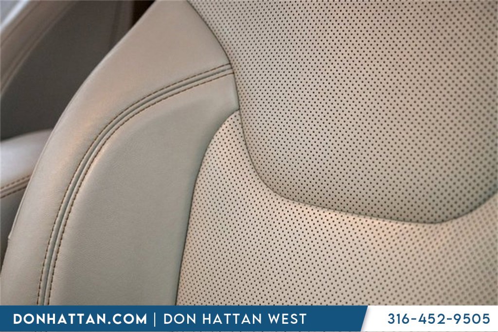 Used 2021 Jeep Cherokee Latitude Lux w/ Comfort/Convenience Group image 24