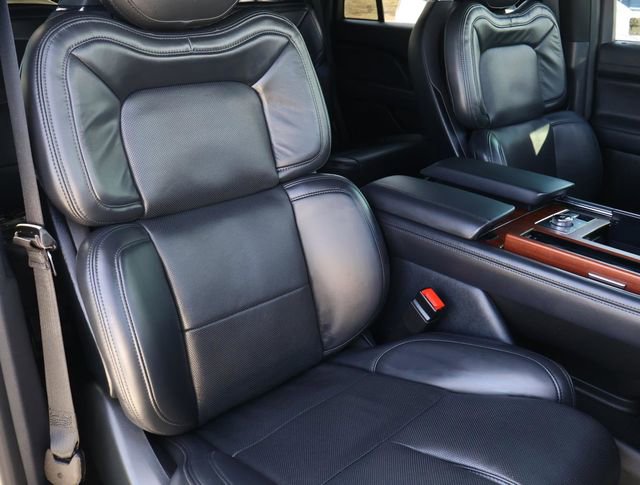Used 2023 Lincoln Navigator Reserve image 18