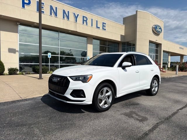 Used 2020 Audi Q3 2.0T Premium w/ Convenience Package AWD/4WD image 1