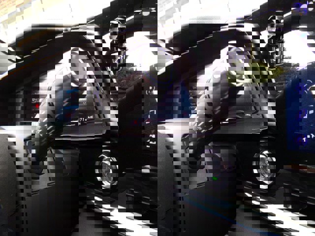 Used 2025 Chevrolet Corvette E-Ray w/ Stealth Interior Trim Package AWD/4WD image 20