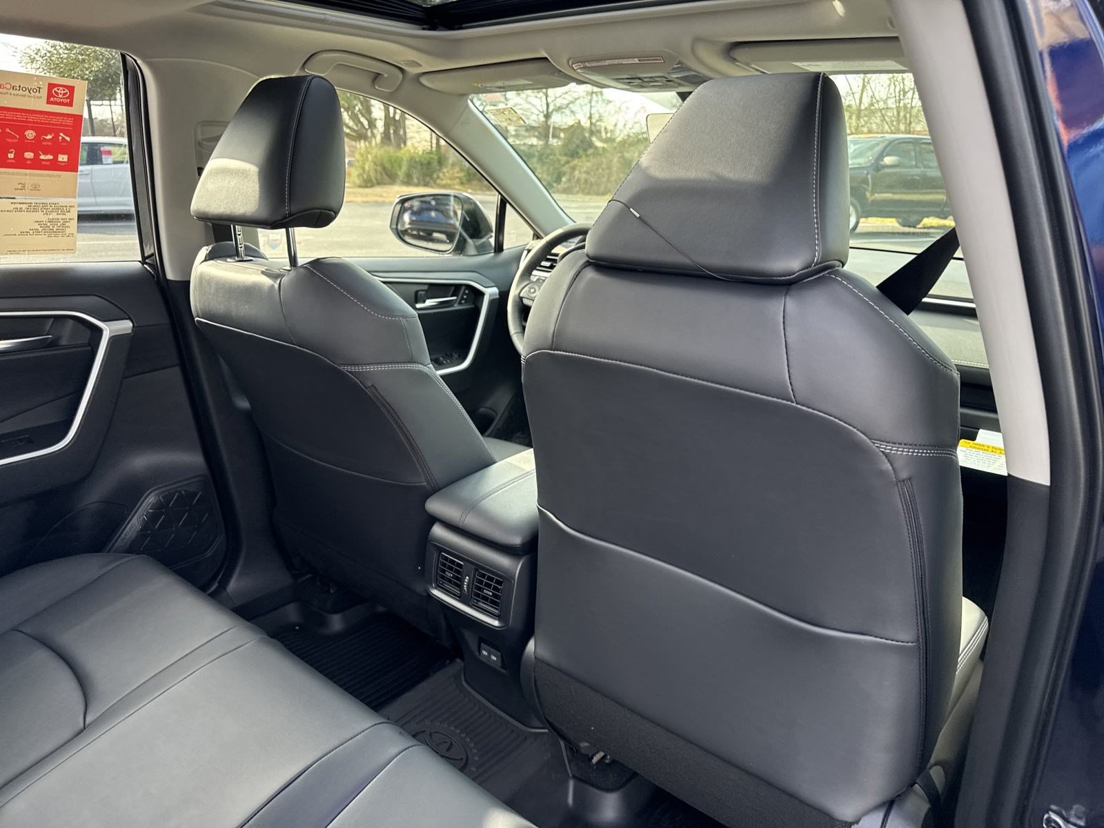 New 2025 Toyota RAV4 XLE Premium w/ Weather Package AWD/4WD image 31