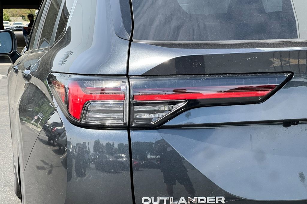 New 2026 Mitsubishi Outlander SE FWD image 27