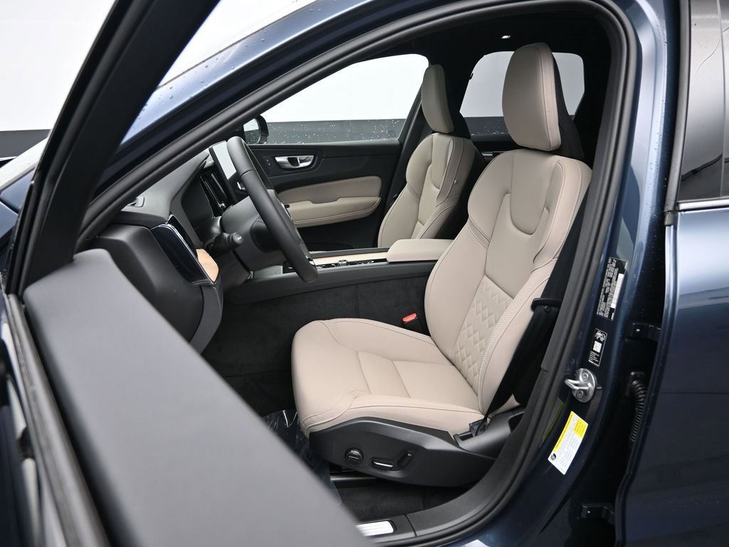New 2026 Volvo XC60 B5 Plus w/ Protection Package Premier image 20