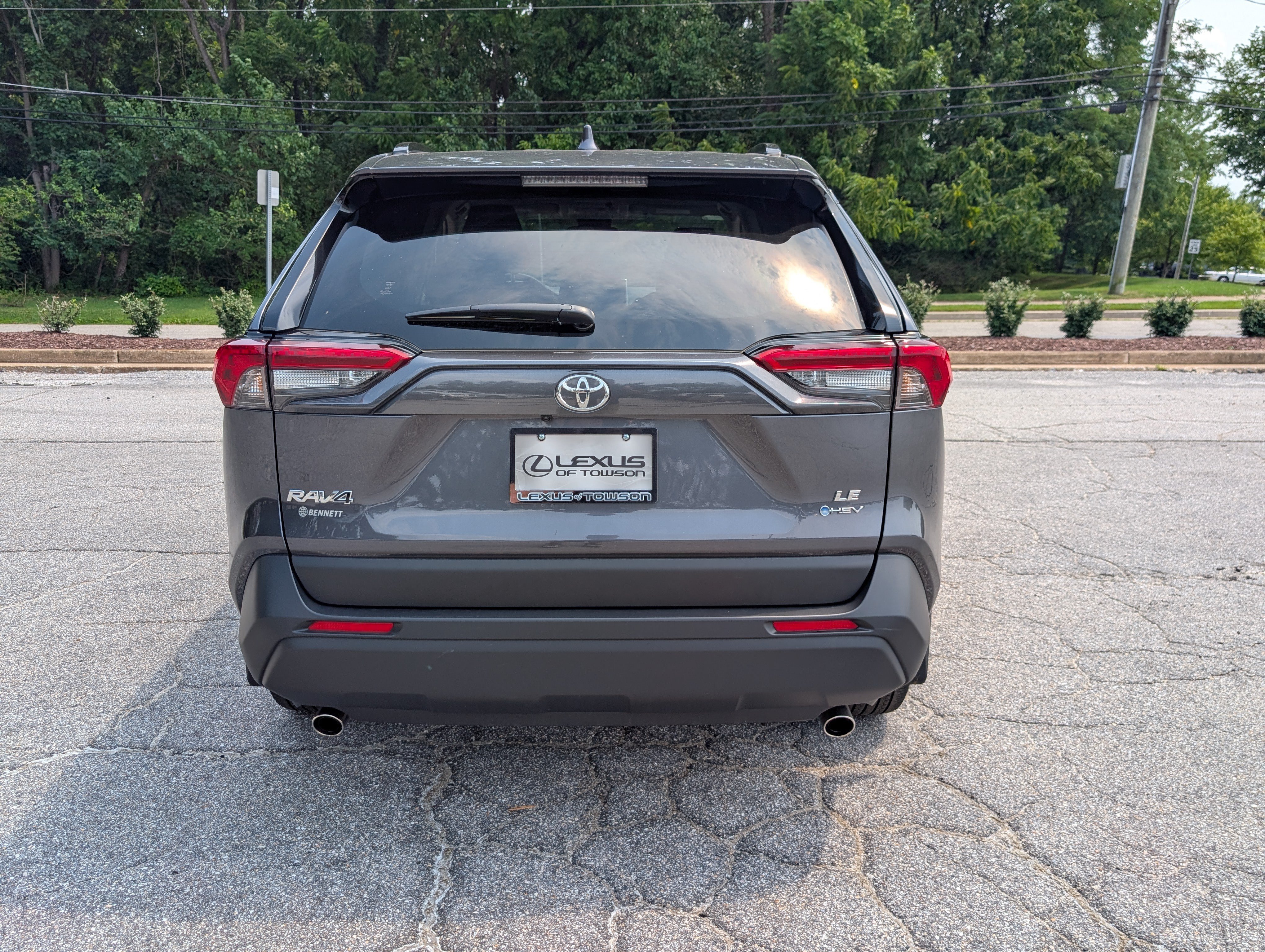 Used 2025 Toyota RAV4 LE AWD/4WD image 4