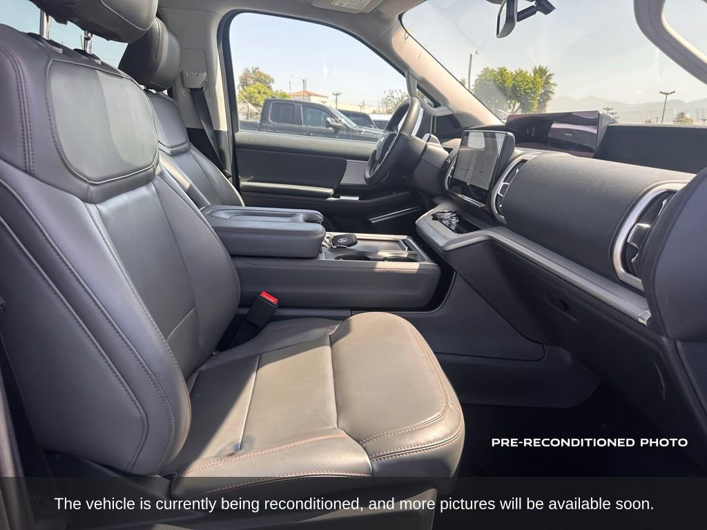 Used 2025 Ford Expedition Active AWD/4WD image 15