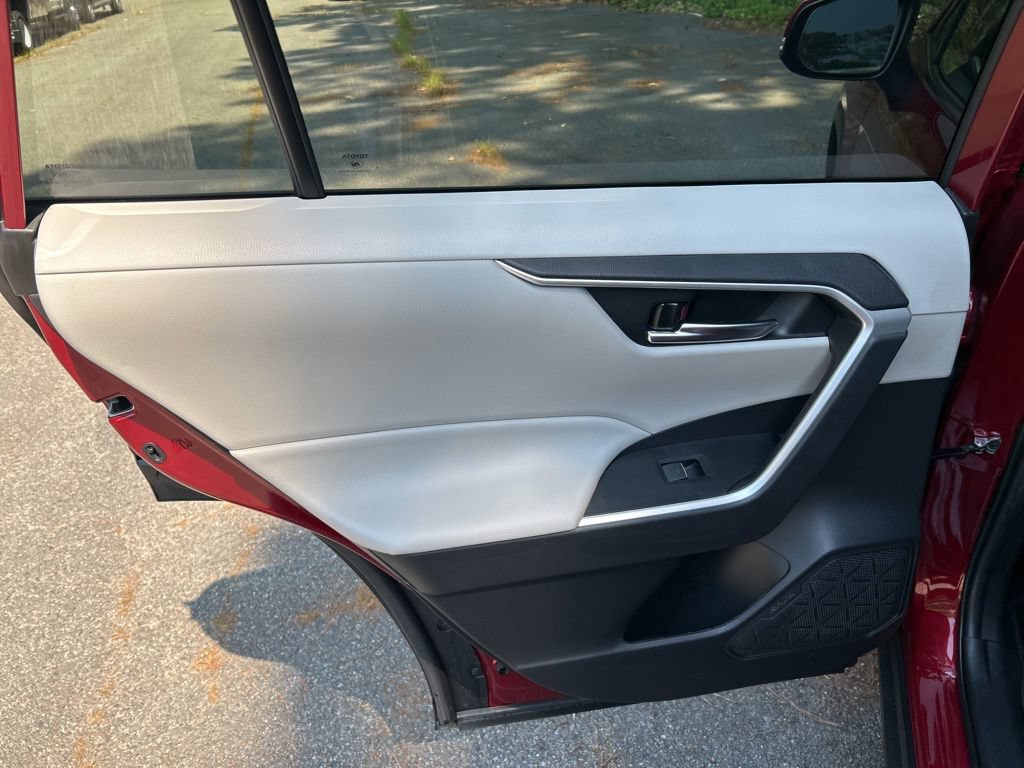 Used 2022 Toyota RAV4 XLE Premium FWD image 25
