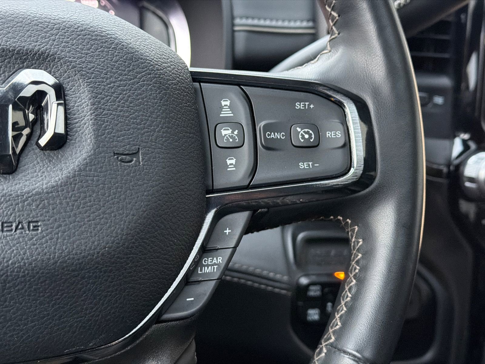 Used 2024 RAM 3500 Limited image 27