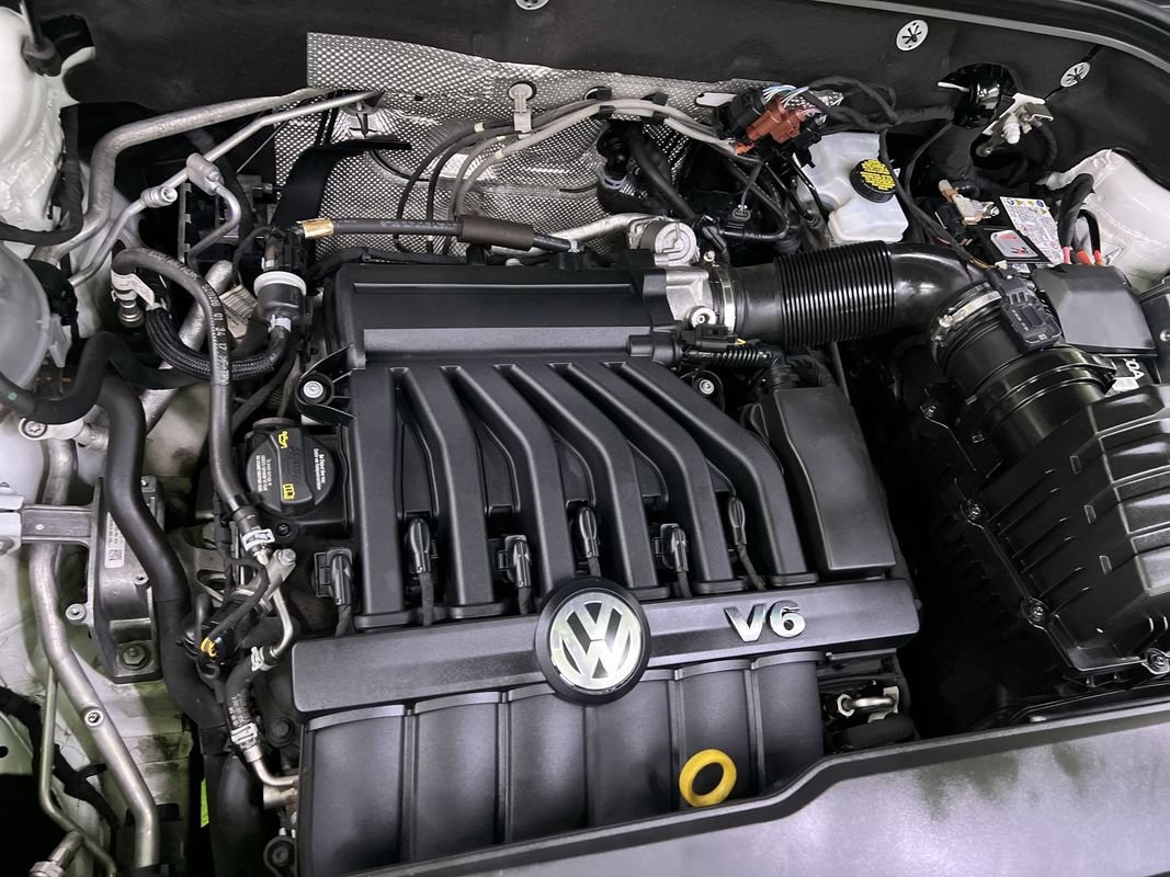 Used 2018 Volkswagen Atlas SEL Premium AWD/4WD image 32