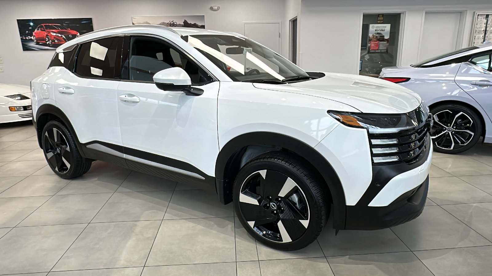 New 2025 Nissan Kicks SR w/ Illumination Package AWD/4WD image 2