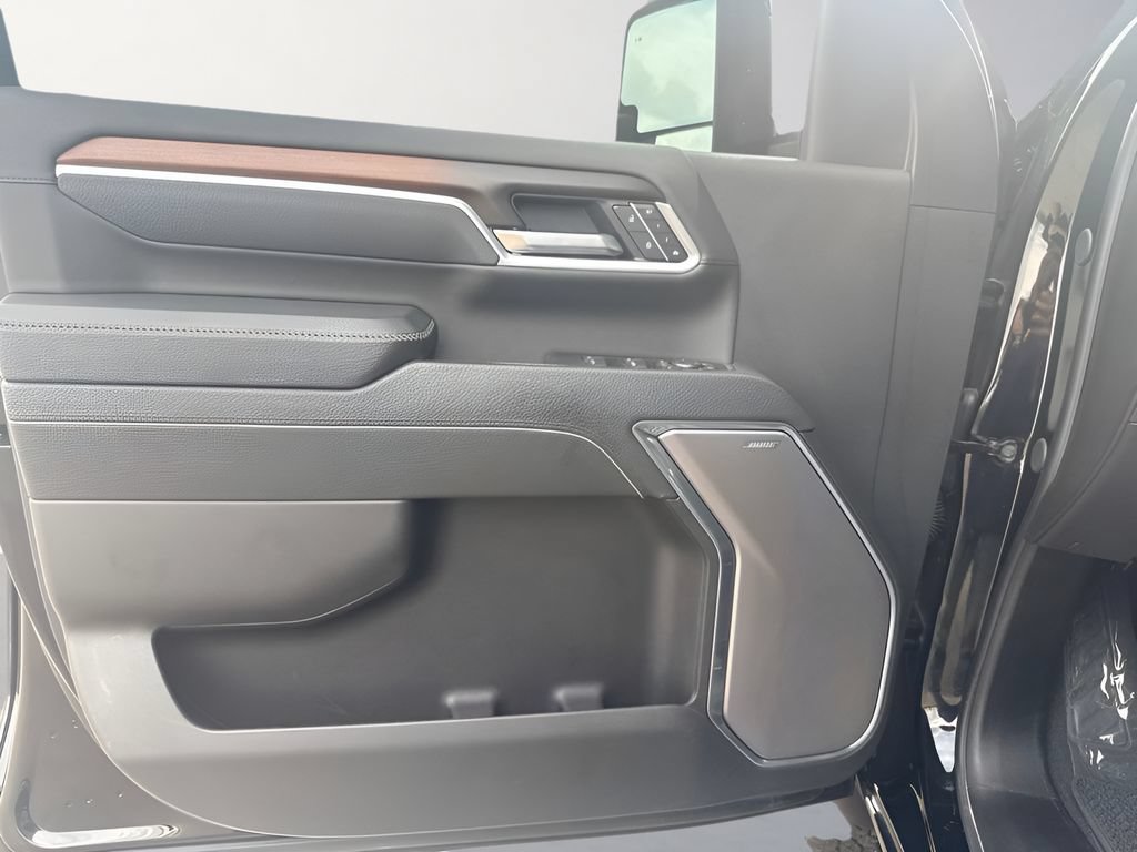 Used 2025 GMC Sierra 2500 Denali AWD/4WD image 29