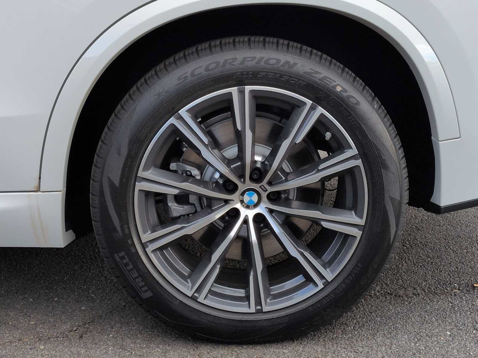 Used 2026 BMW X5 xDrive50e w/ M Sport Package AWD/4WD image 14