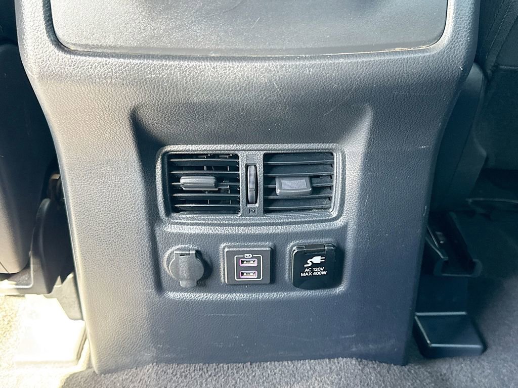 Used 2019 Nissan Titan SV w/ SV Convenience Package AWD/4WD image 26