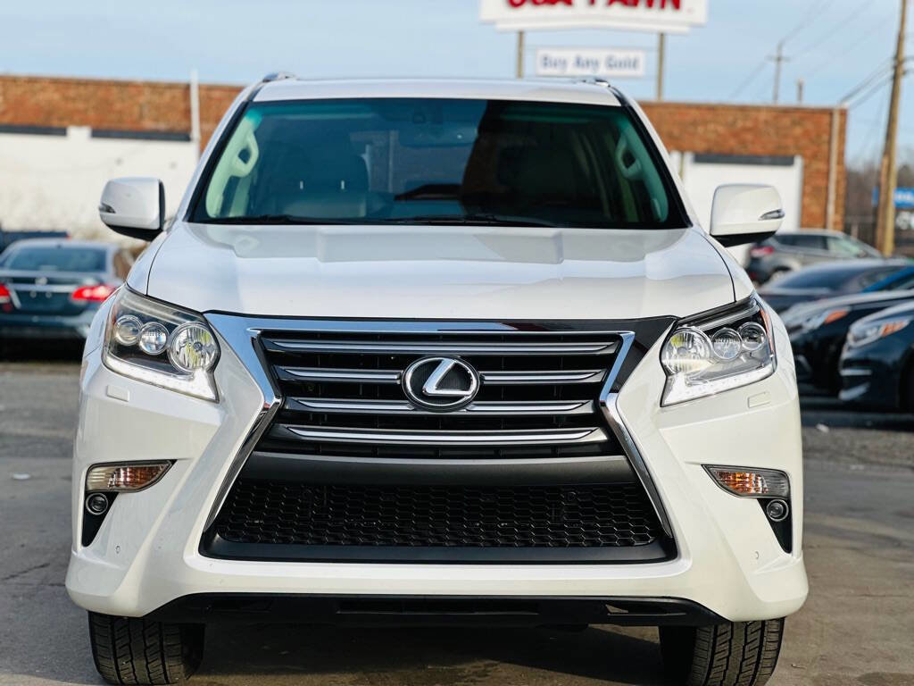 Used 2015 Lexus GX 460 w/ Premium Package image 2
