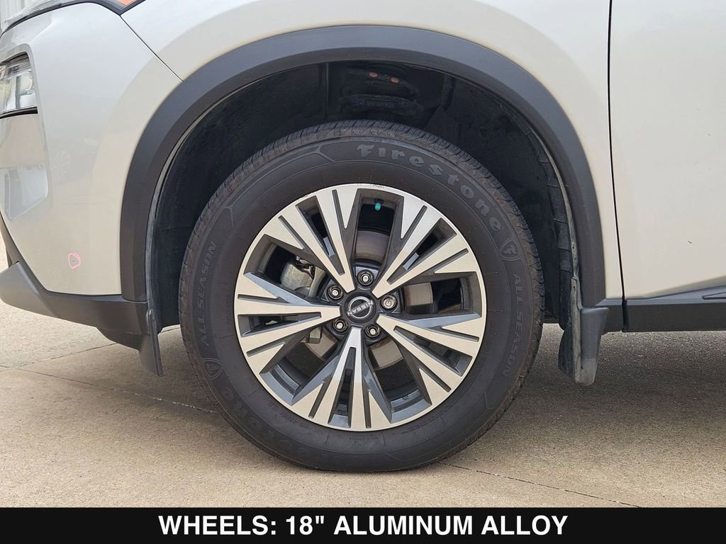 Used 2022 Nissan Rogue SV image 11