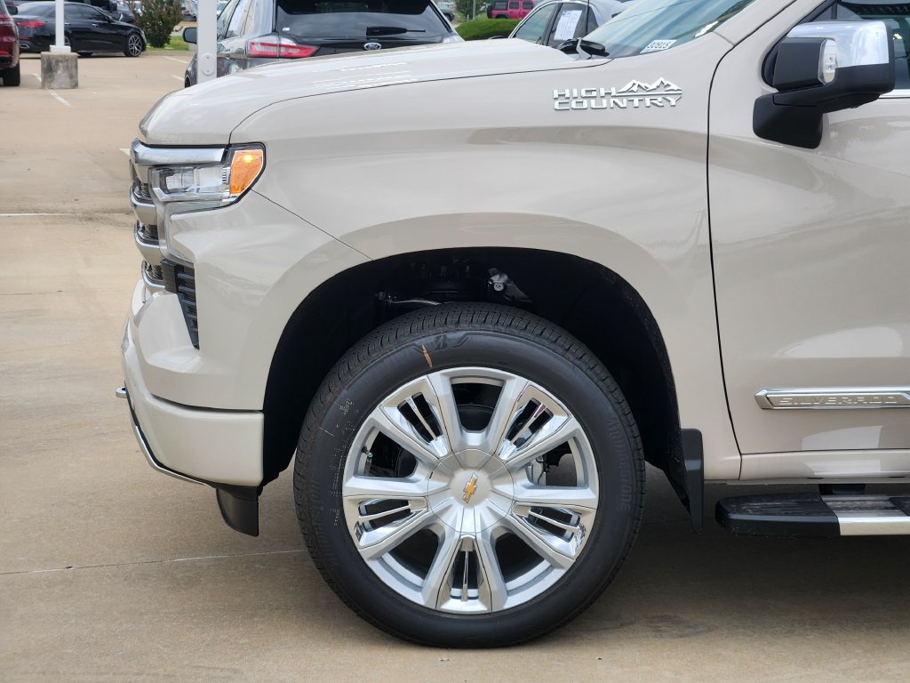 New 2026 Chevrolet Silverado 1500 High Country w/ High Country Premium Package AWD/4WD image 5