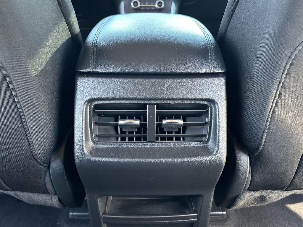 Used 2022 Ford Edge SE image 21