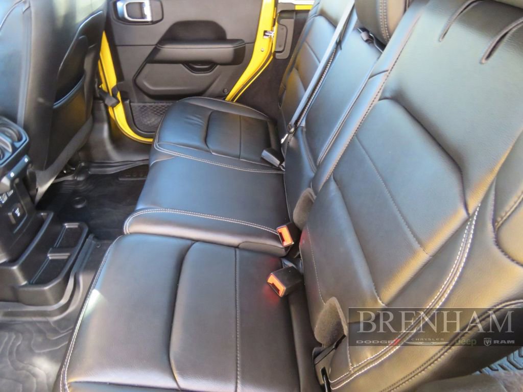 Used 2019 Jeep Wrangler Unlimited Sahara image 16