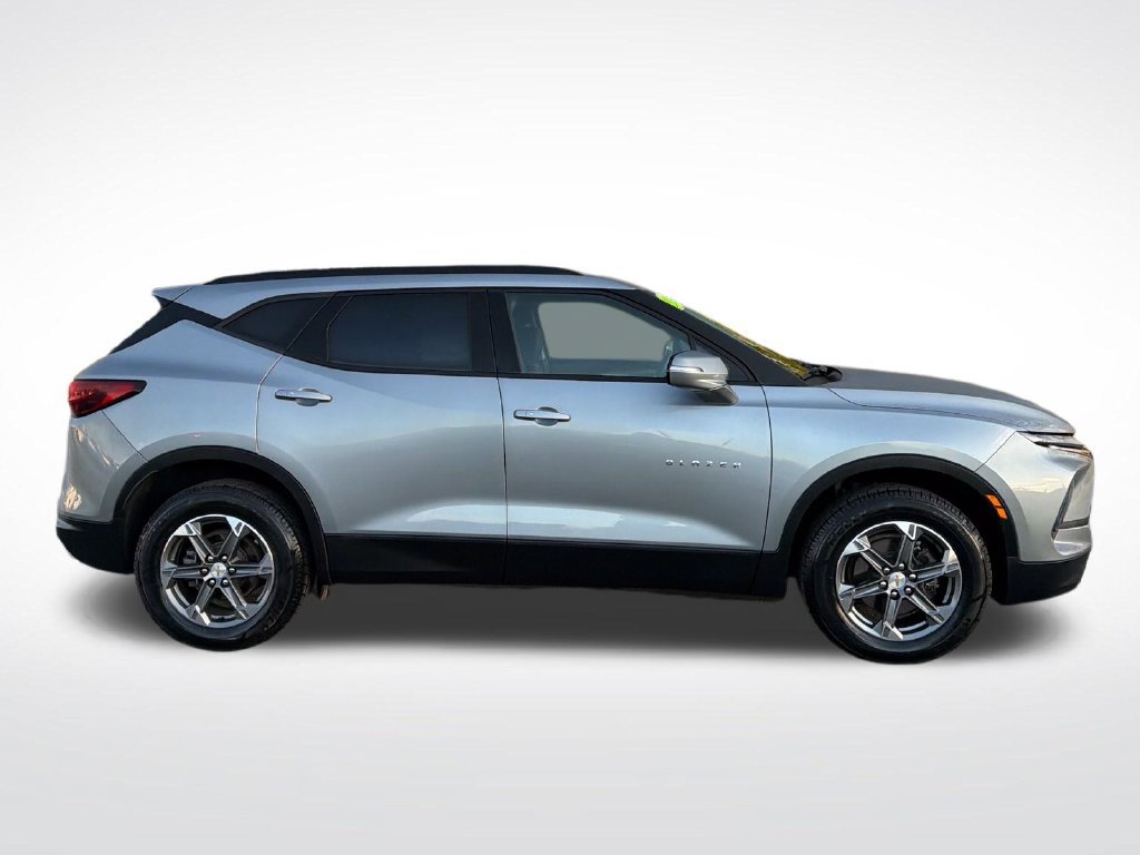 Used 2024 Chevrolet Blazer LT FWD image 7