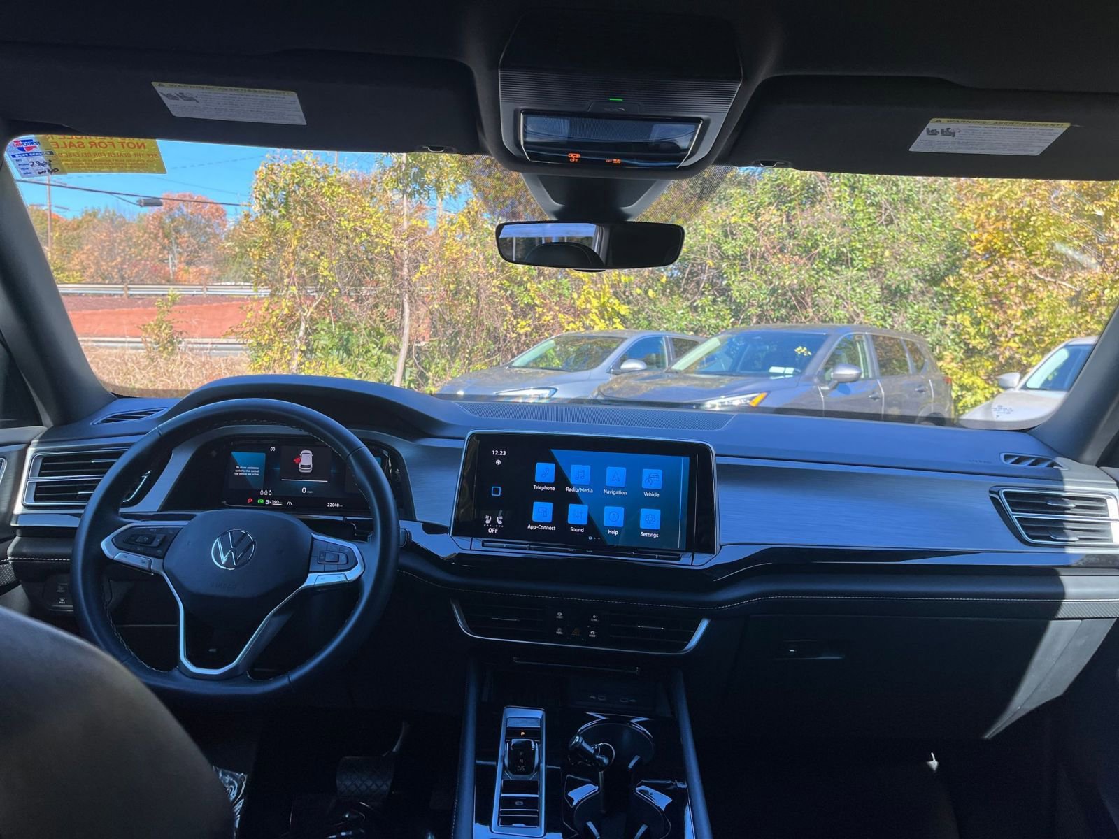 Used 2025 Volkswagen Atlas Cross Sport SE image 28