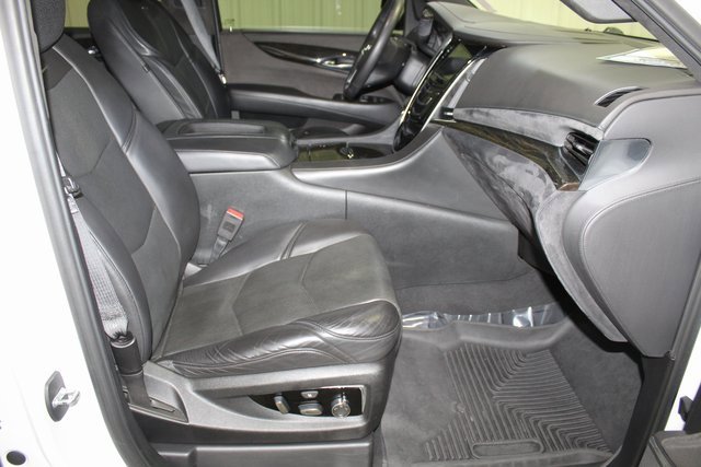 Used 2018 Cadillac Escalade ESV Platinum image 17