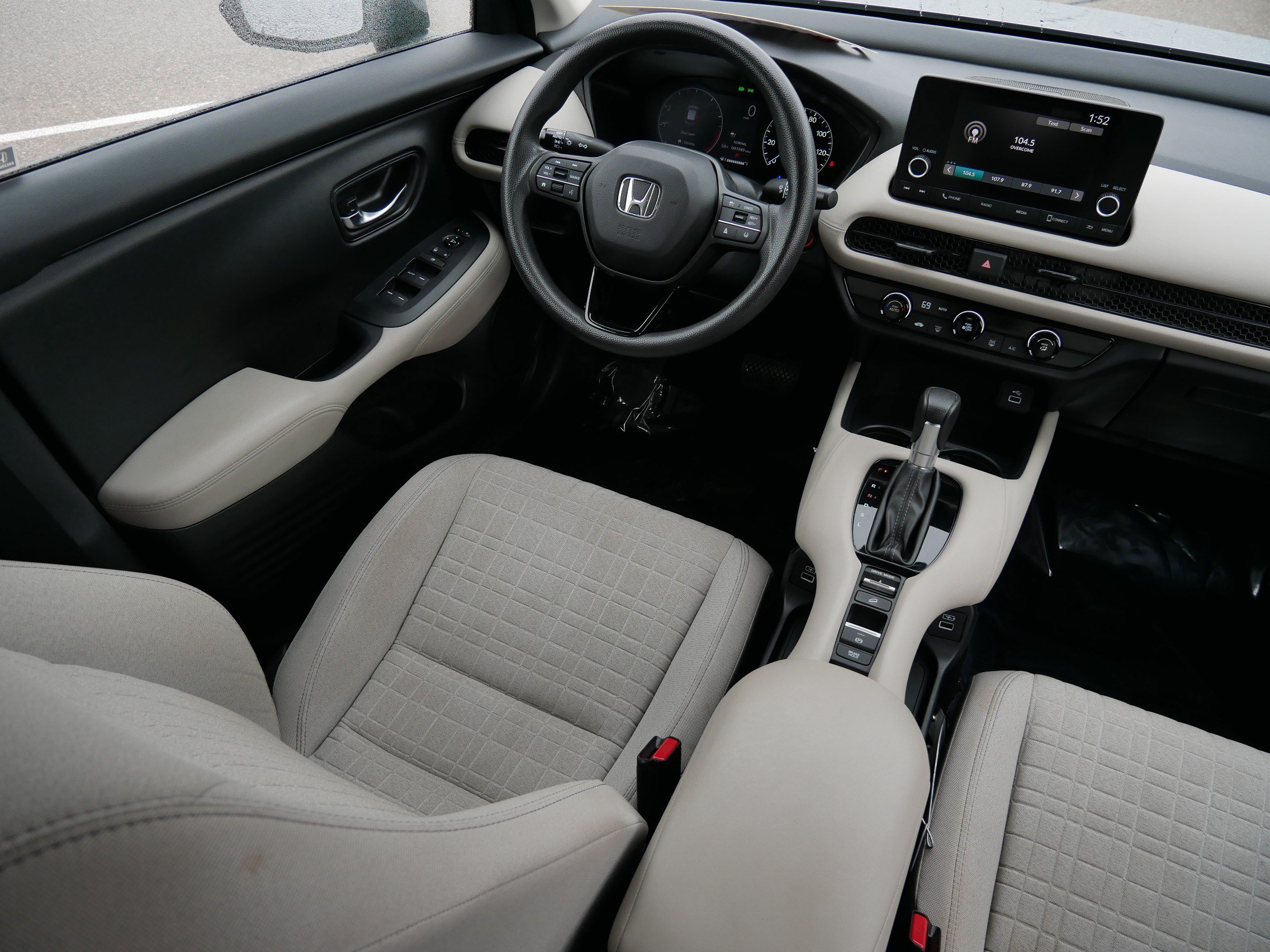 Certified 2023 Honda HR-V LX image 9