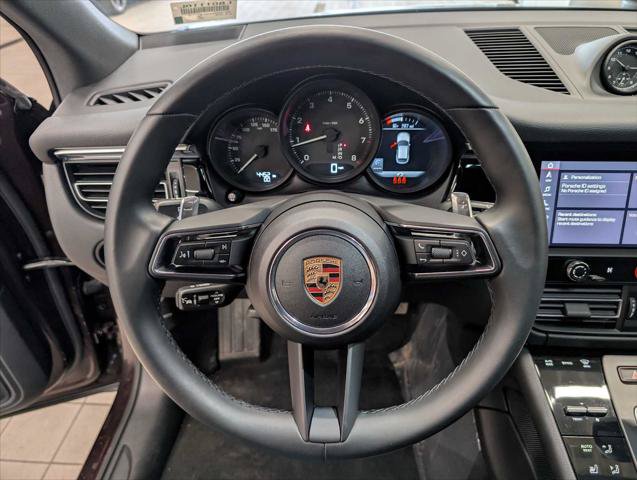 Used 2025 Porsche Macan AWD/4WD image 24