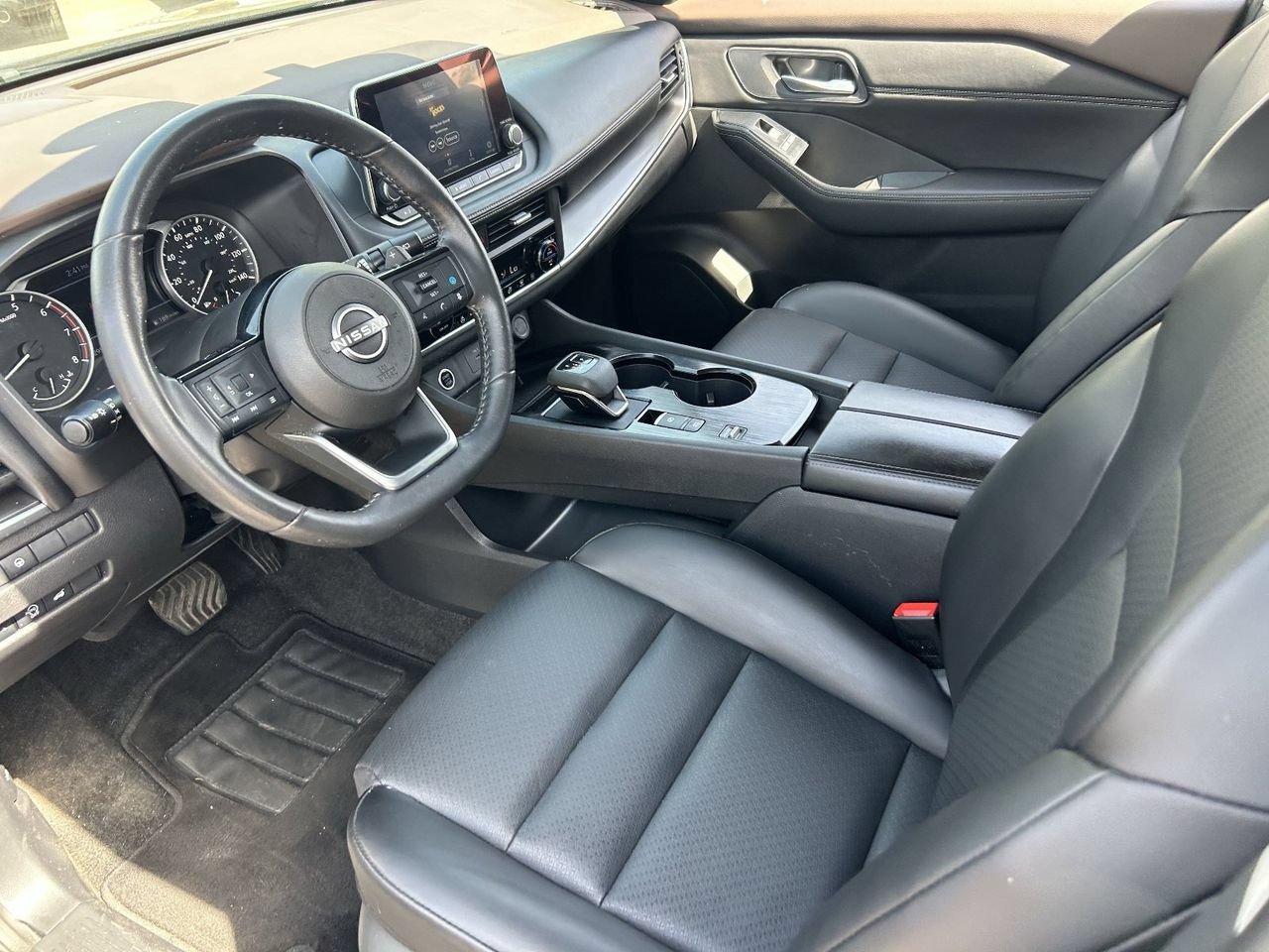 Used 2023 Nissan Rogue SV w/ SV Premium B Package FWD image 27