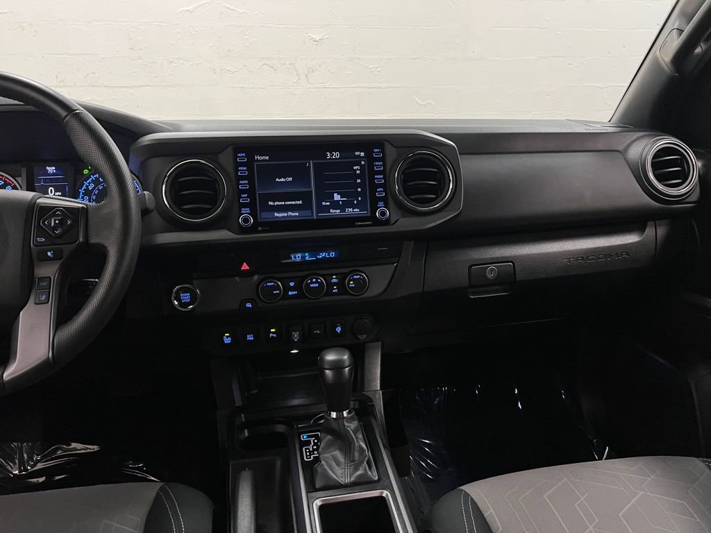 Used 2022 Toyota Tacoma TRD Sport w/ Technology Package image 18