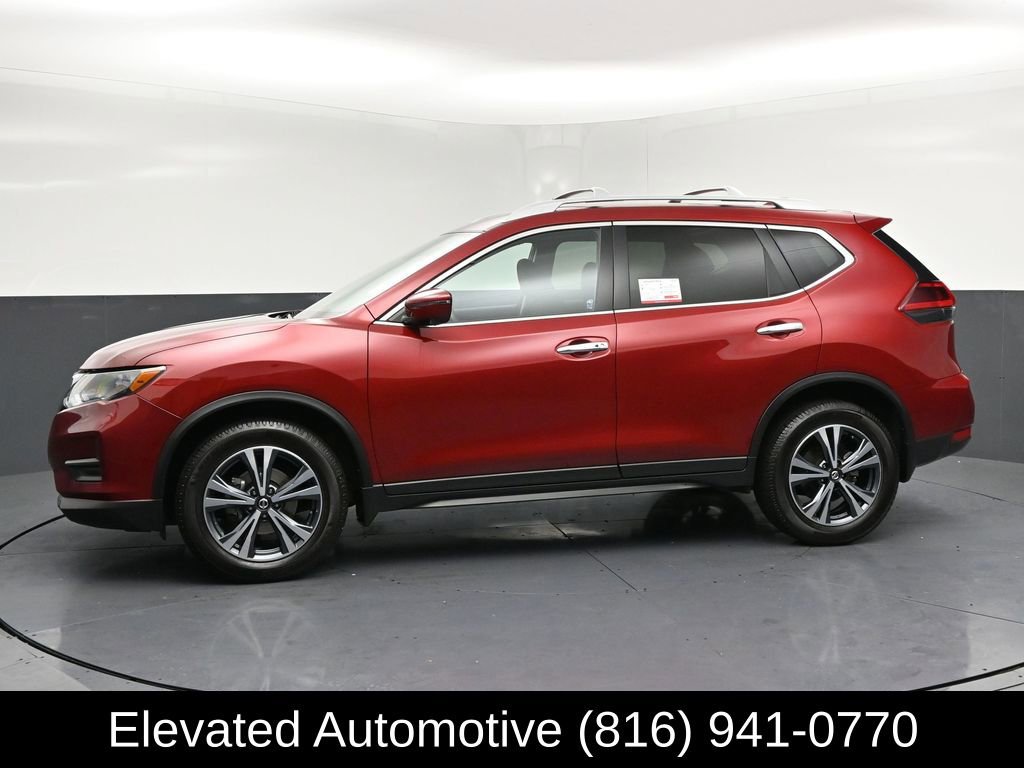 Used 2019 Nissan Rogue SV w/ Premium Package image 2