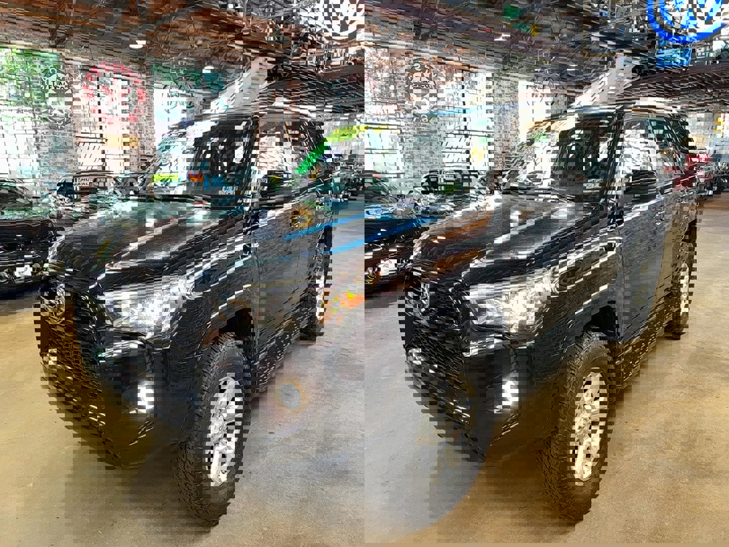 Used 2014 Toyota 4Runner SR5 image 6