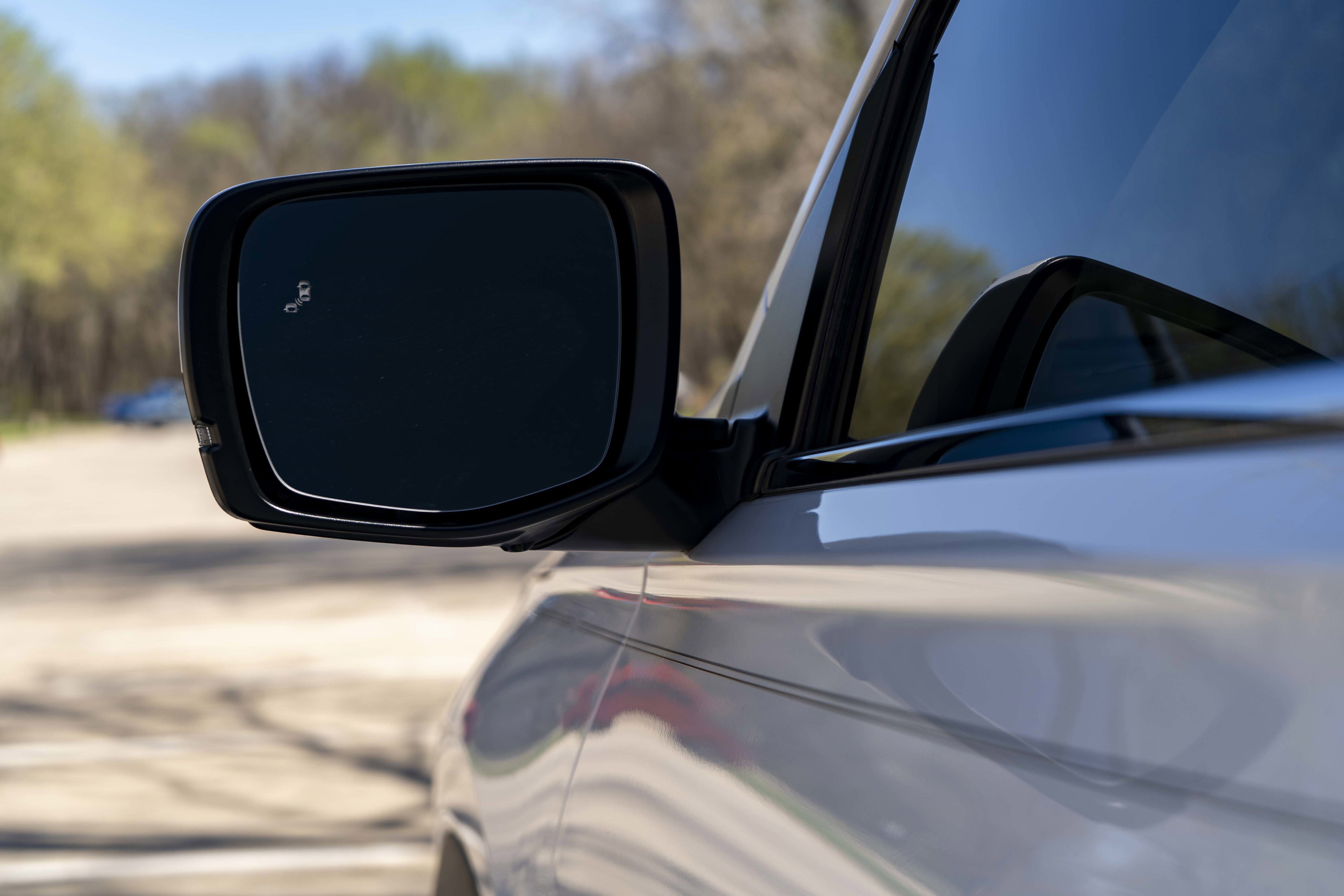 Used 2025 Honda Pilot EX-L image 11